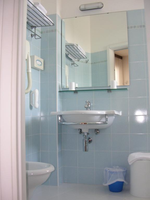 Hotel Escorial Cervia Quarto foto