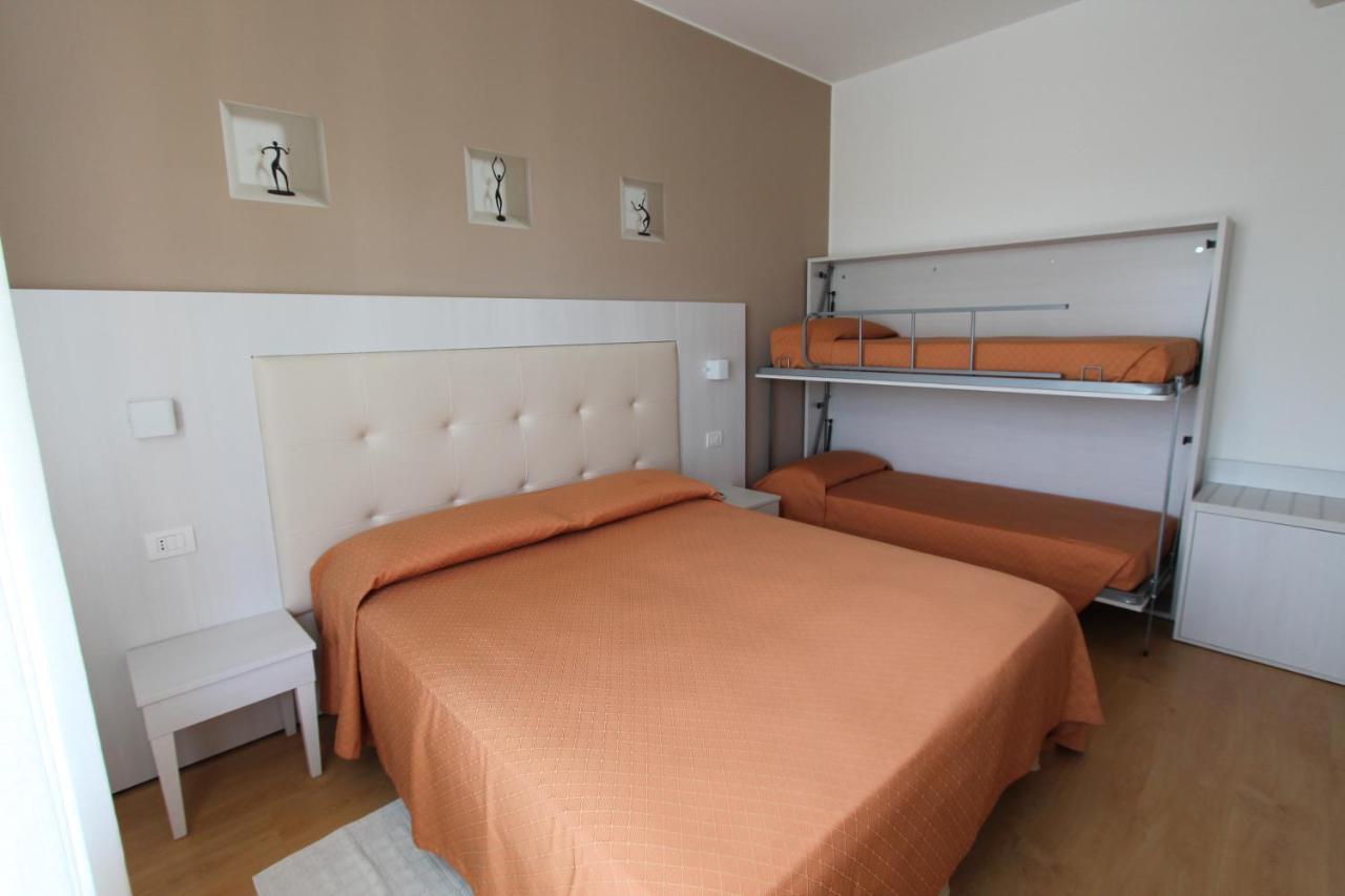 Hotel Escorial Cervia Exterior foto